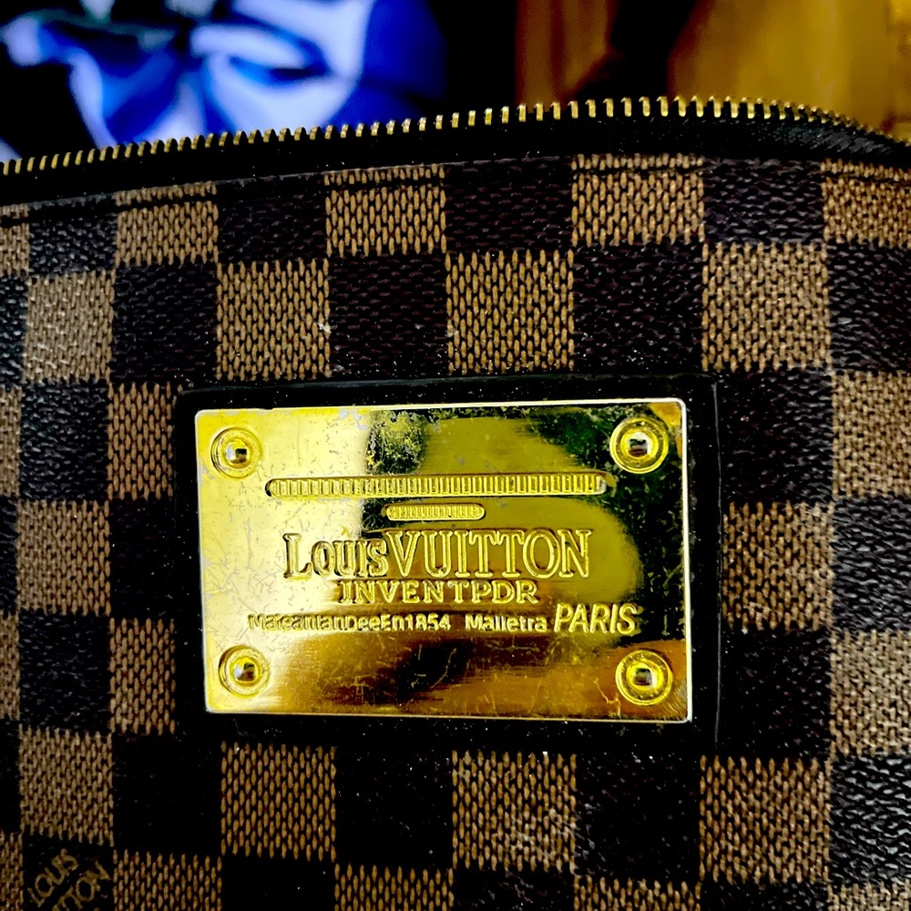 louis vuitton pouch